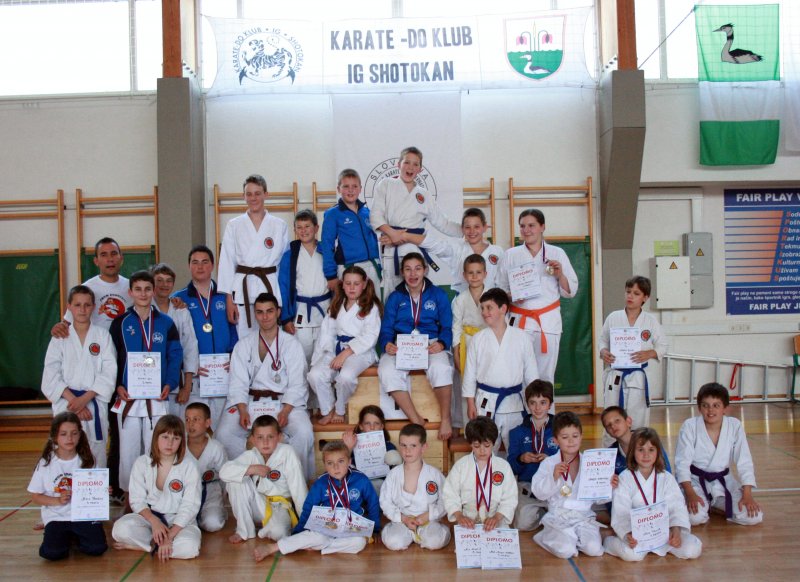 Karateiste čaka še veliko aktivnosti pred koncem šolskega leta 2012/2013 Karateiste čaka še veliko aktivnosti pred koncem šolskega leta 2012/2013